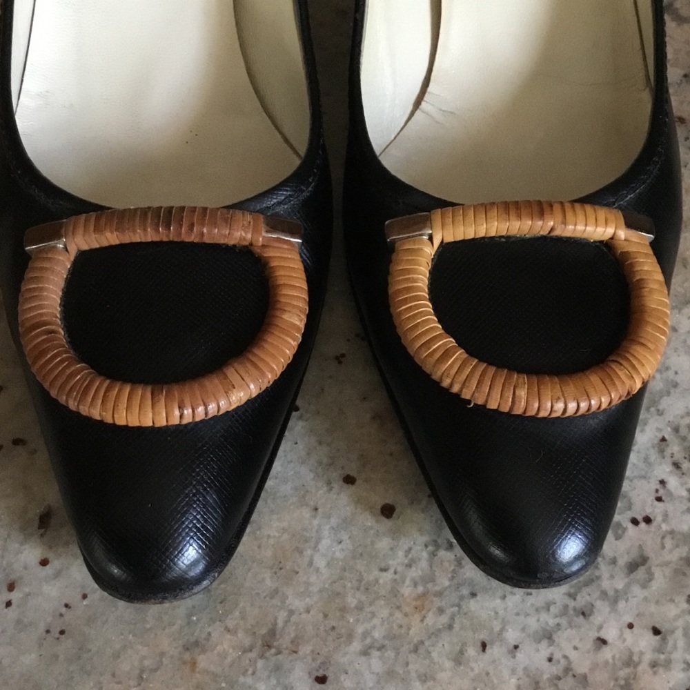 Vintage Salvatore Ferragamo Black Leather Pumps - Picture 3 of 12